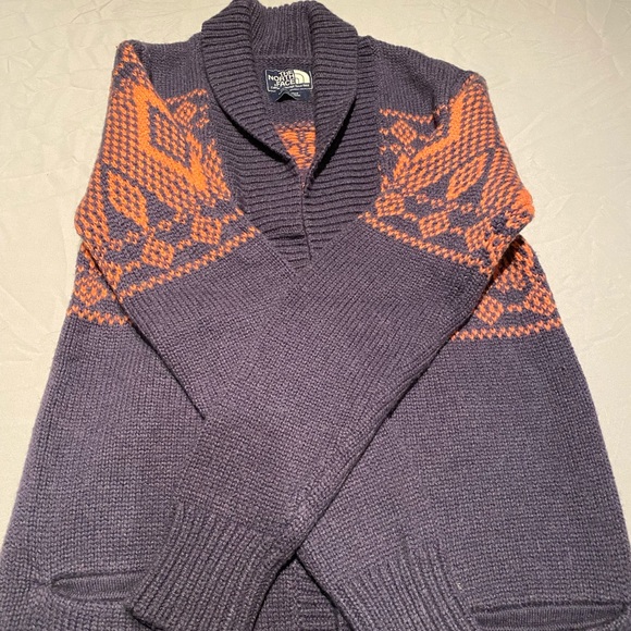 North Face Sweater - Picture 3 of 6